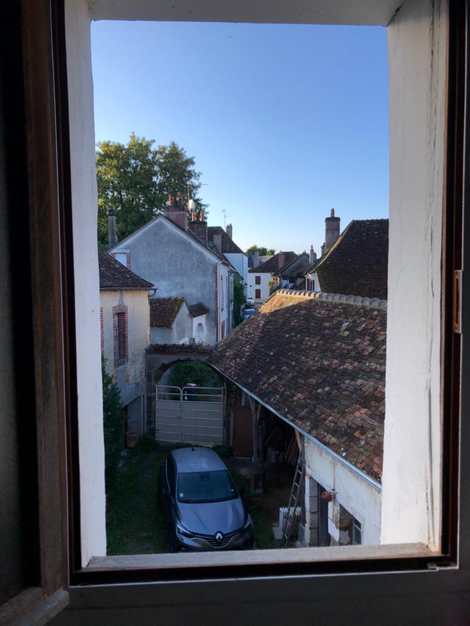 Sur Les Ailes Du Papillon-La Suite Saint-Sauveur-en-Puisaye Dış mekan fotoğraf