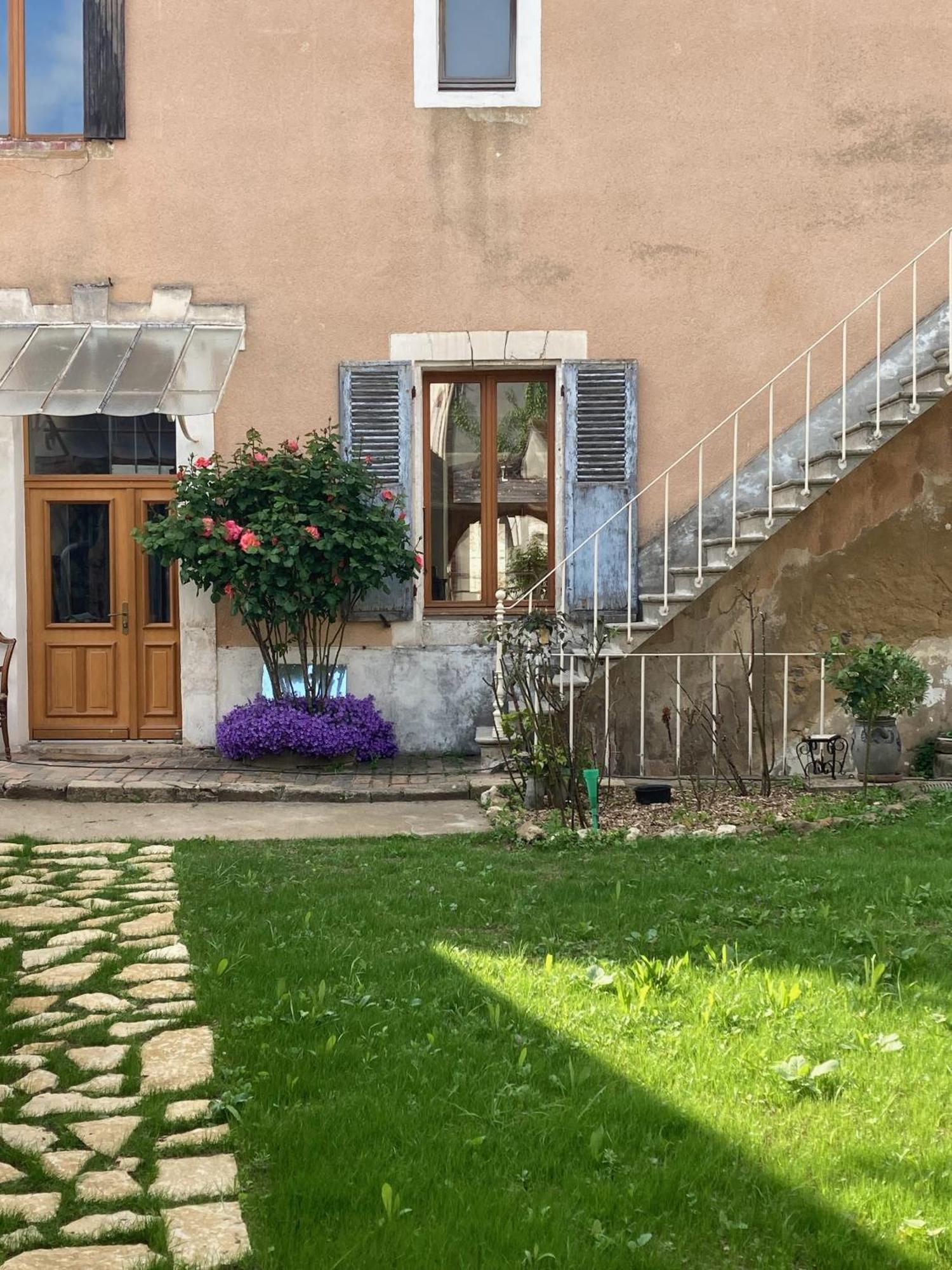 Sur Les Ailes Du Papillon-La Suite Saint-Sauveur-en-Puisaye Dış mekan fotoğraf